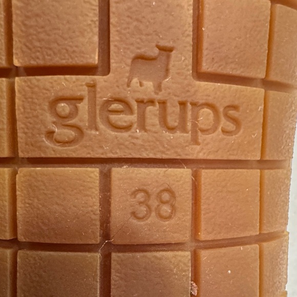 Women's Soft Gray Slippers - Picture 4 of 8